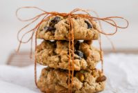 Delightful Cherry Pistachio Oatmeal Cookies