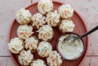 24 Quick Vanilla Mini Cupcakes