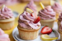 Strawberry Lemonade Cloud Cakes