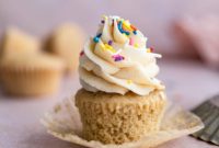 Effortless Oat Milk Vanilla Cupcakes